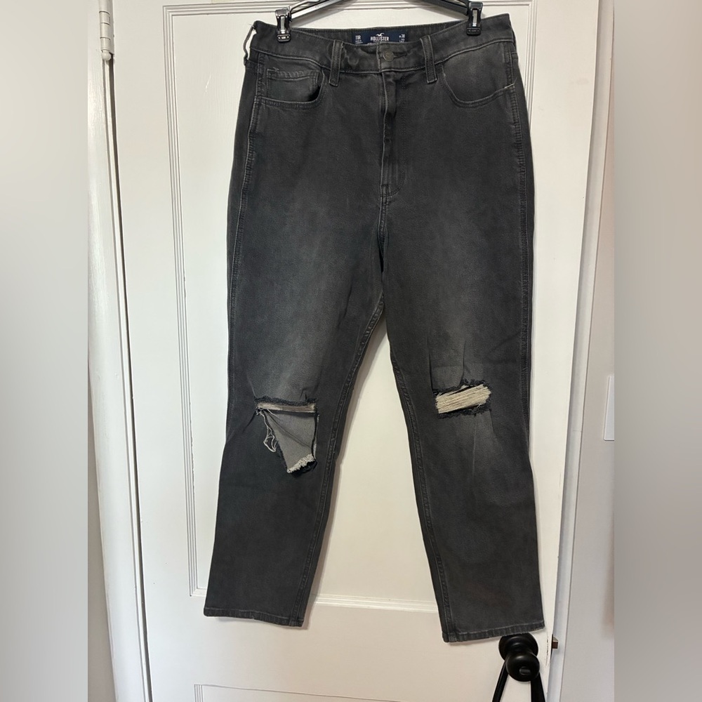 Hollister Ultra High Rise Mom Jeans